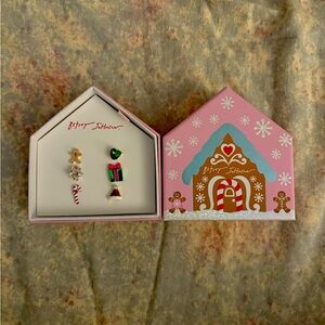 NEW Betsey Johnson mismatched holiday earrings
